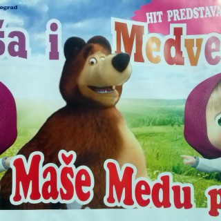 4045_Masa_i_Medved_2___Dve_Mase_Medu_plase___plakat_02