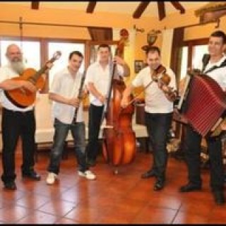 241388983_202536941866468_7978813777909866327_n